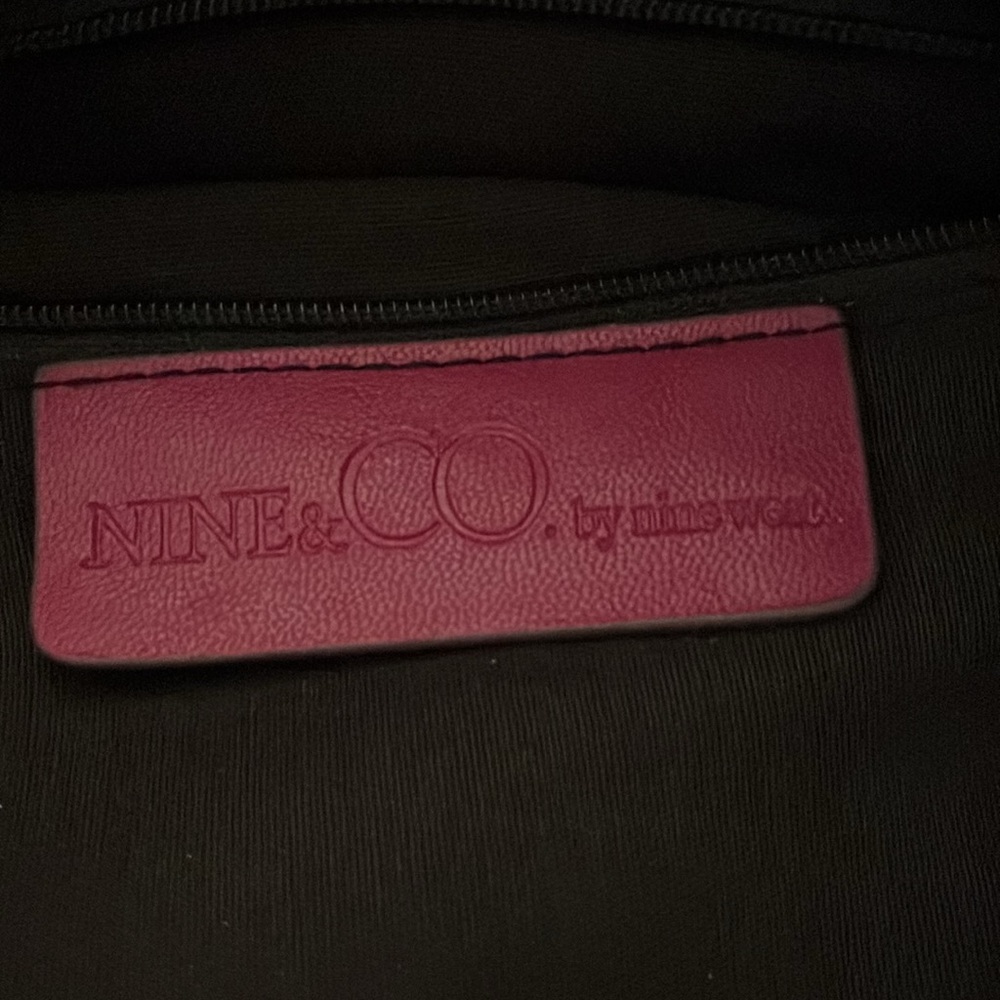 Nine & Co fuschia shoulder bag - Picture 3 of 9